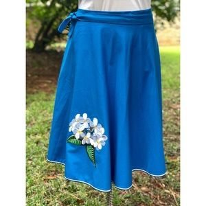 VTG 1970s blue floral wrap skirt